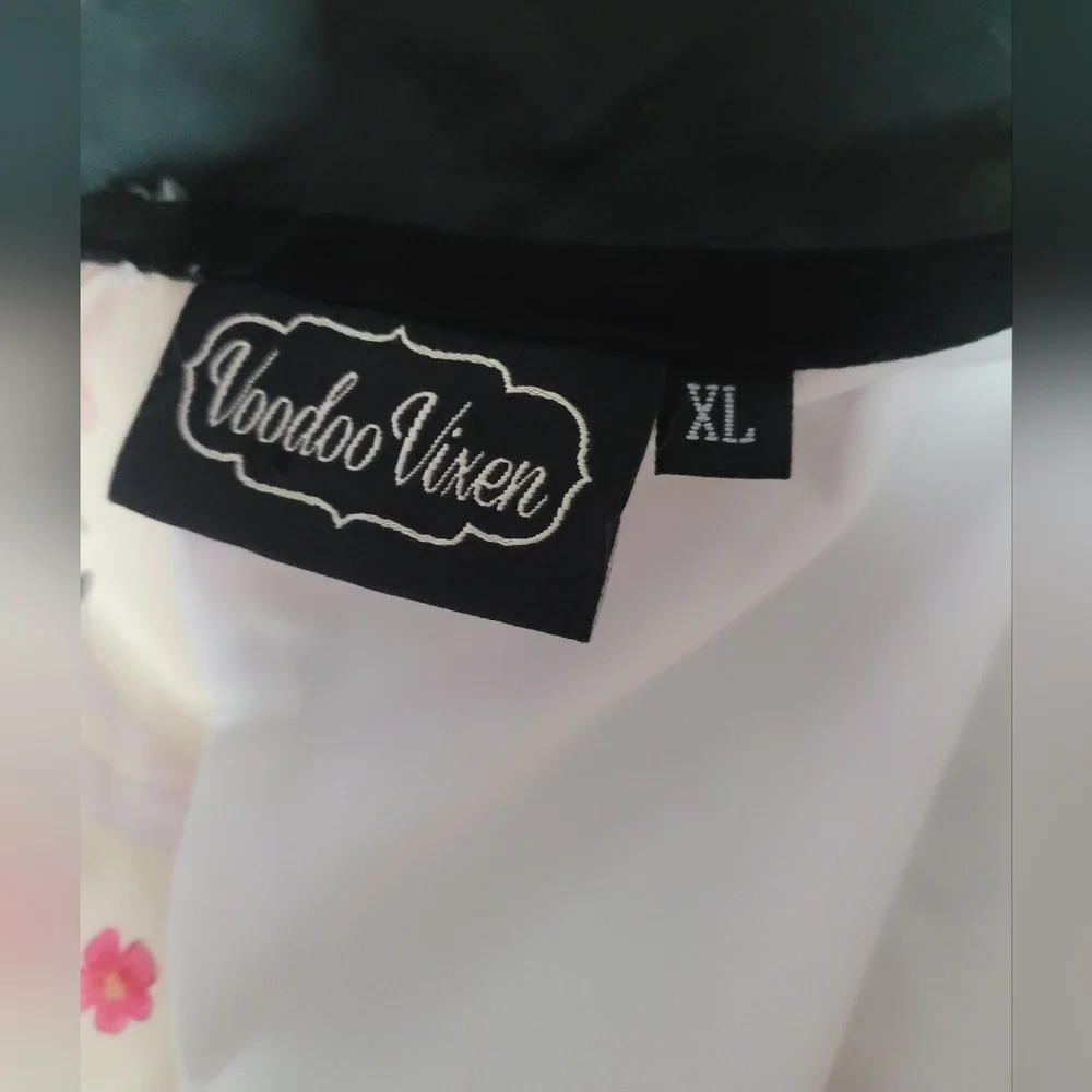 Vintage Style Dress with Retro Print - Picture 7 of 11